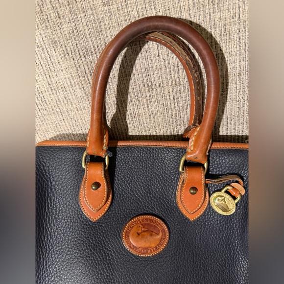 Vintage Dooney & Bourke Navy Pebbled Leather Satchel USA Made Classic Leather - Picture 3 of 16